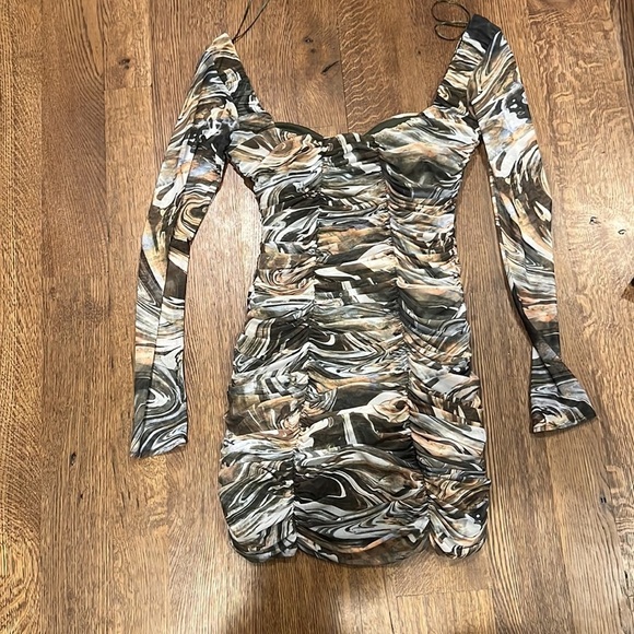 NWT Zara Women’s Green and Yellow Mini Dress Size Medium - Picture 2 of 4